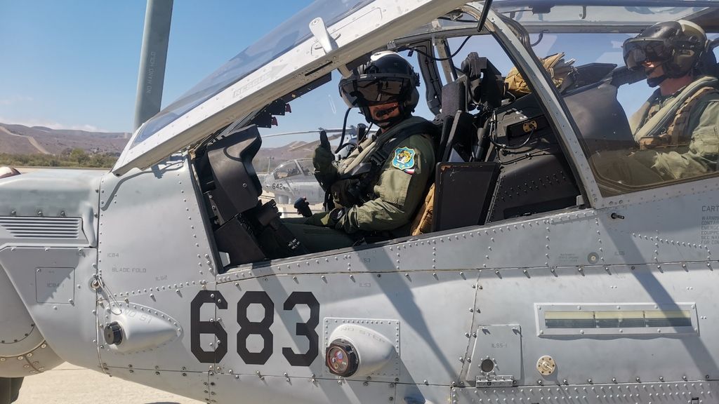Armádní piloti ukončili výcvik na amerických vrtulnících